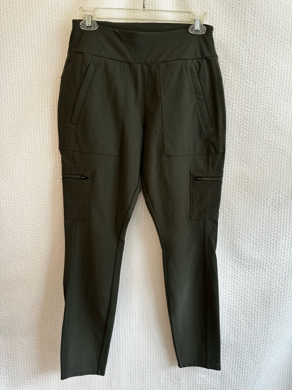 Athleta Headlands Hybrid Green Cargo Pants Women’s Size 8 High Rise Hiking Trek